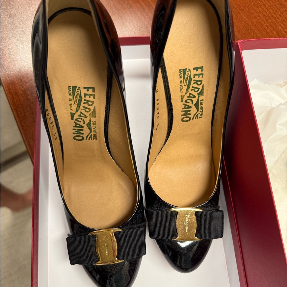 Salvatore Ferragamo Rilly Black heels